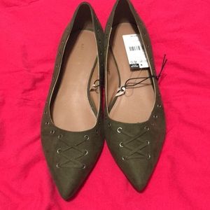 Attention women’s marina ballet flat. Olive green